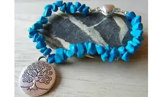 Howlite Chips Bracelet Tree of life
