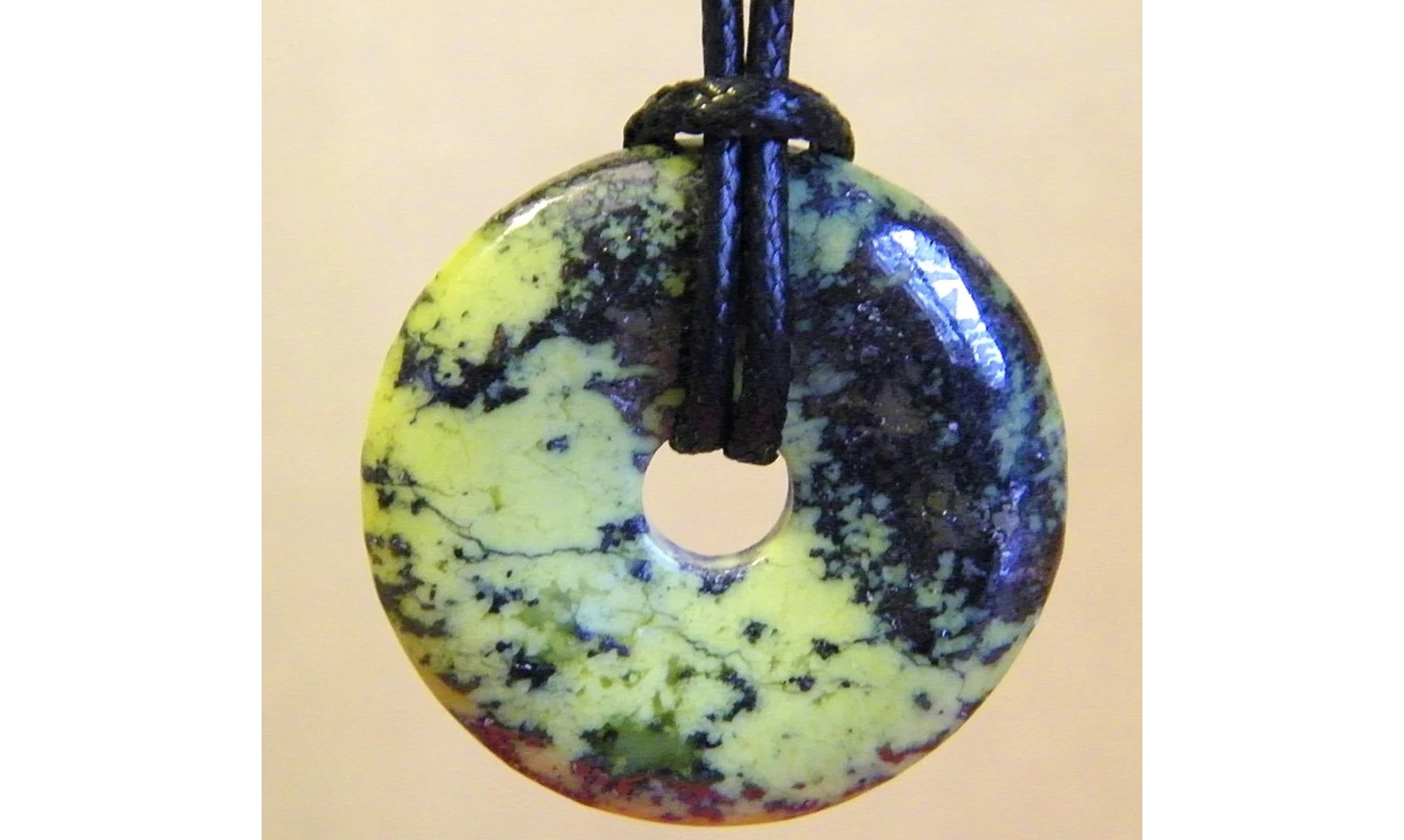 Serpentine Donuts pierre pendentif