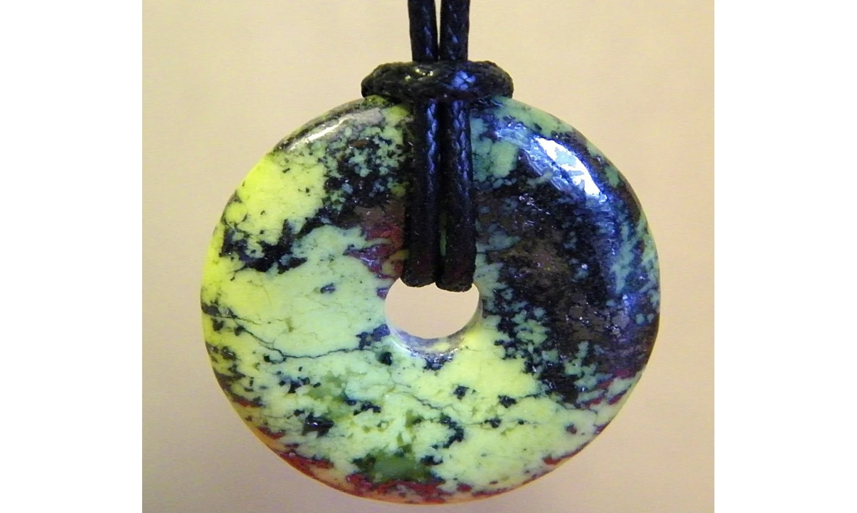 Serpentine Donuts pierre pendentif