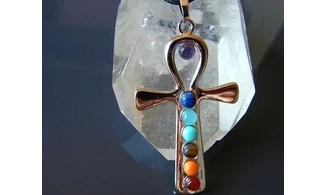 Croix de Vie pendentif 7 Chakras pierres