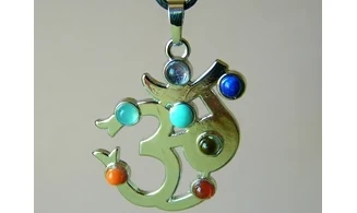 OM pendentif 7 Chakras pierres