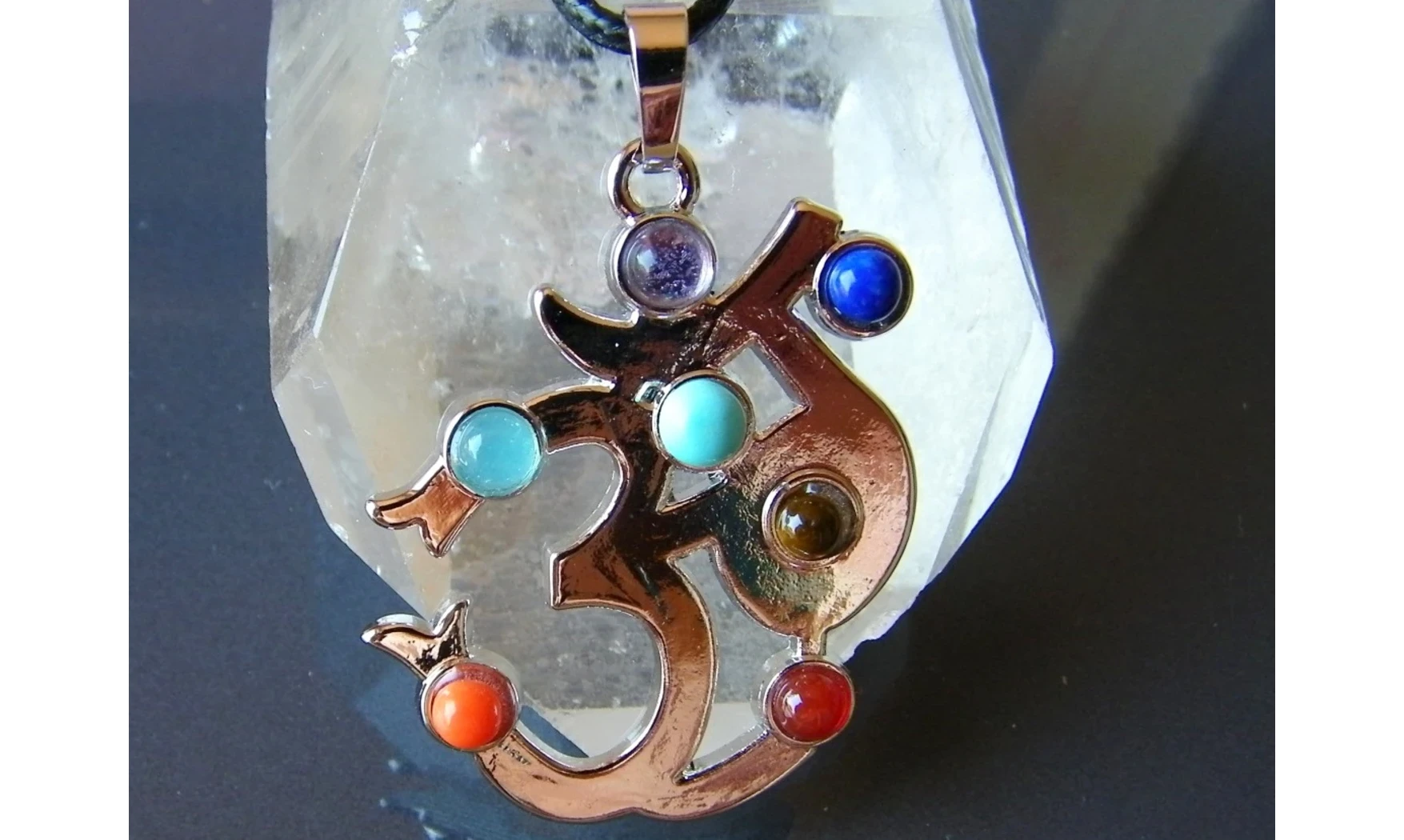 OM pendentif 7 Chakras pierres