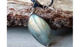 Labradorite pendentif cerclé pierre P2