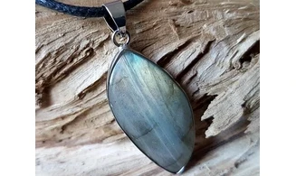 Labradorite pendentif cerclé pierre P2