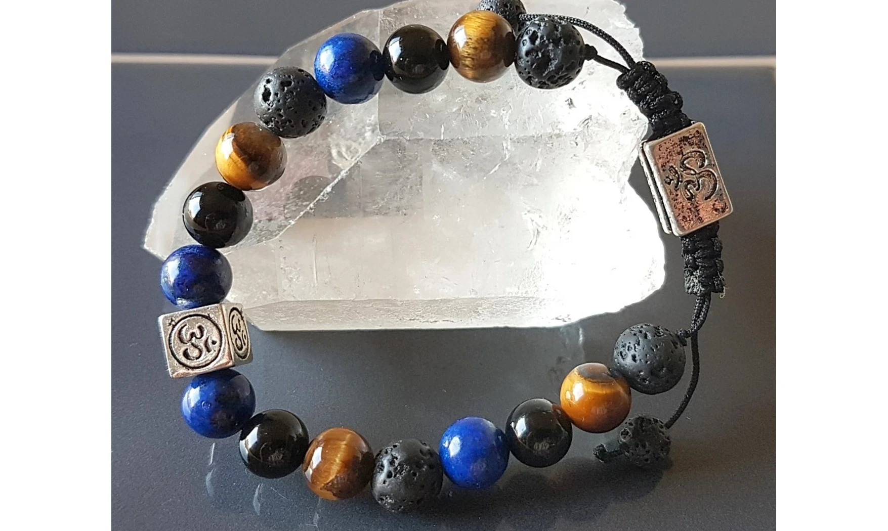Oeil Tigre/ Lapis Lazuli/ Onyx bracelet