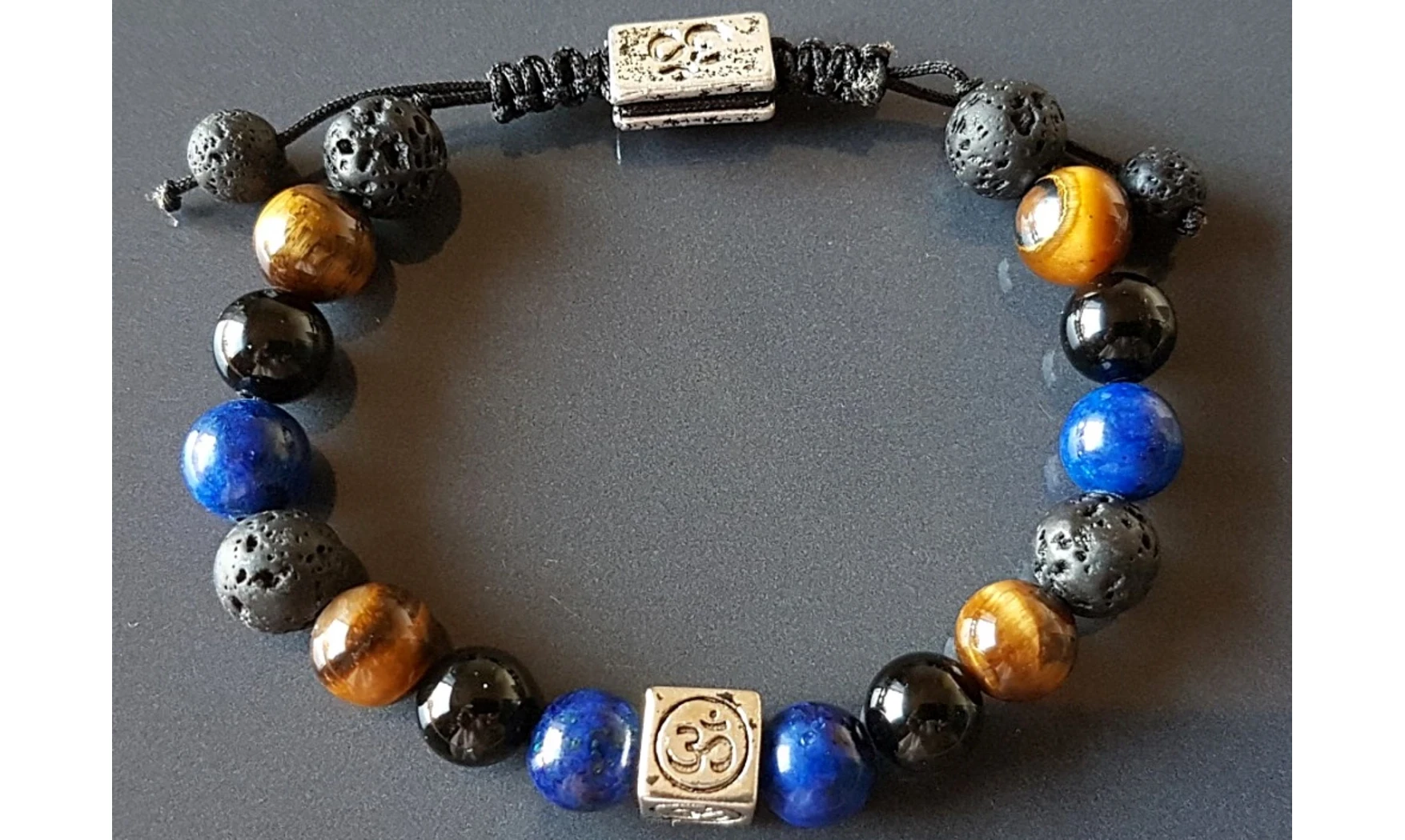 Oeil Tigre/ Lapis Lazuli/ Onyx bracelet
