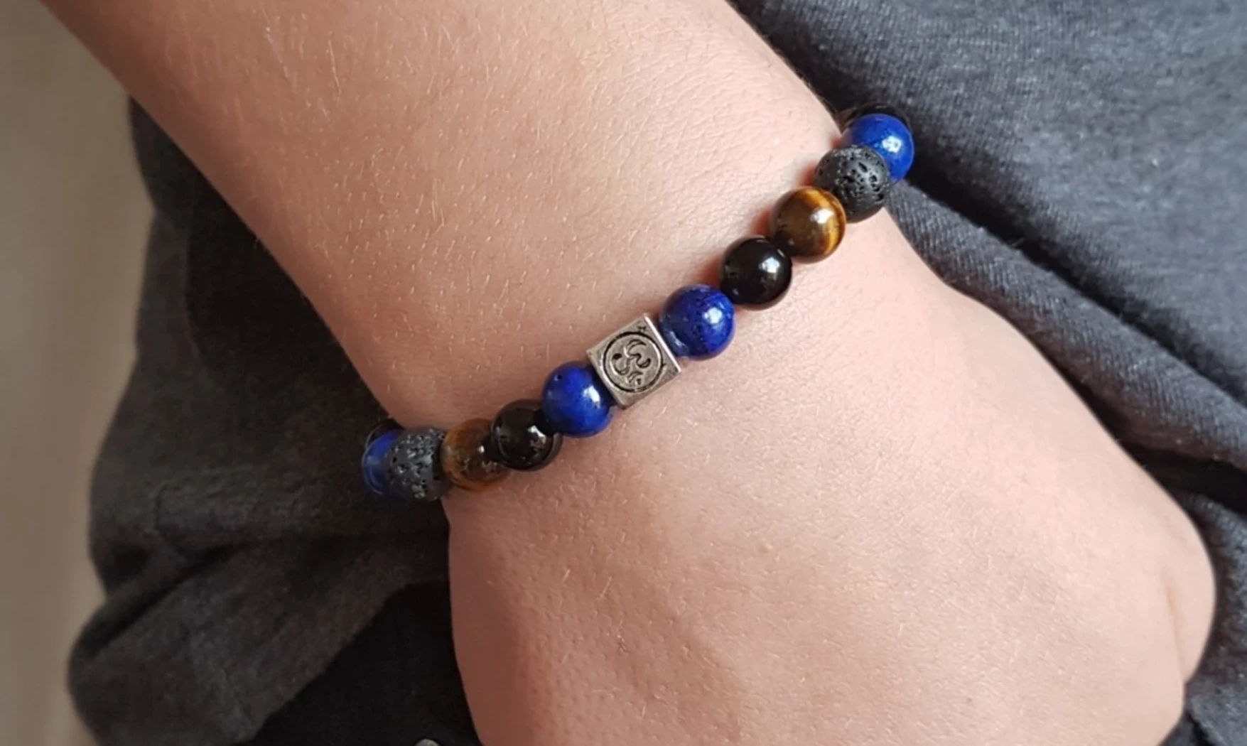 Oeil Tigre/ Lapis Lazuli/ Onyx bracelet
