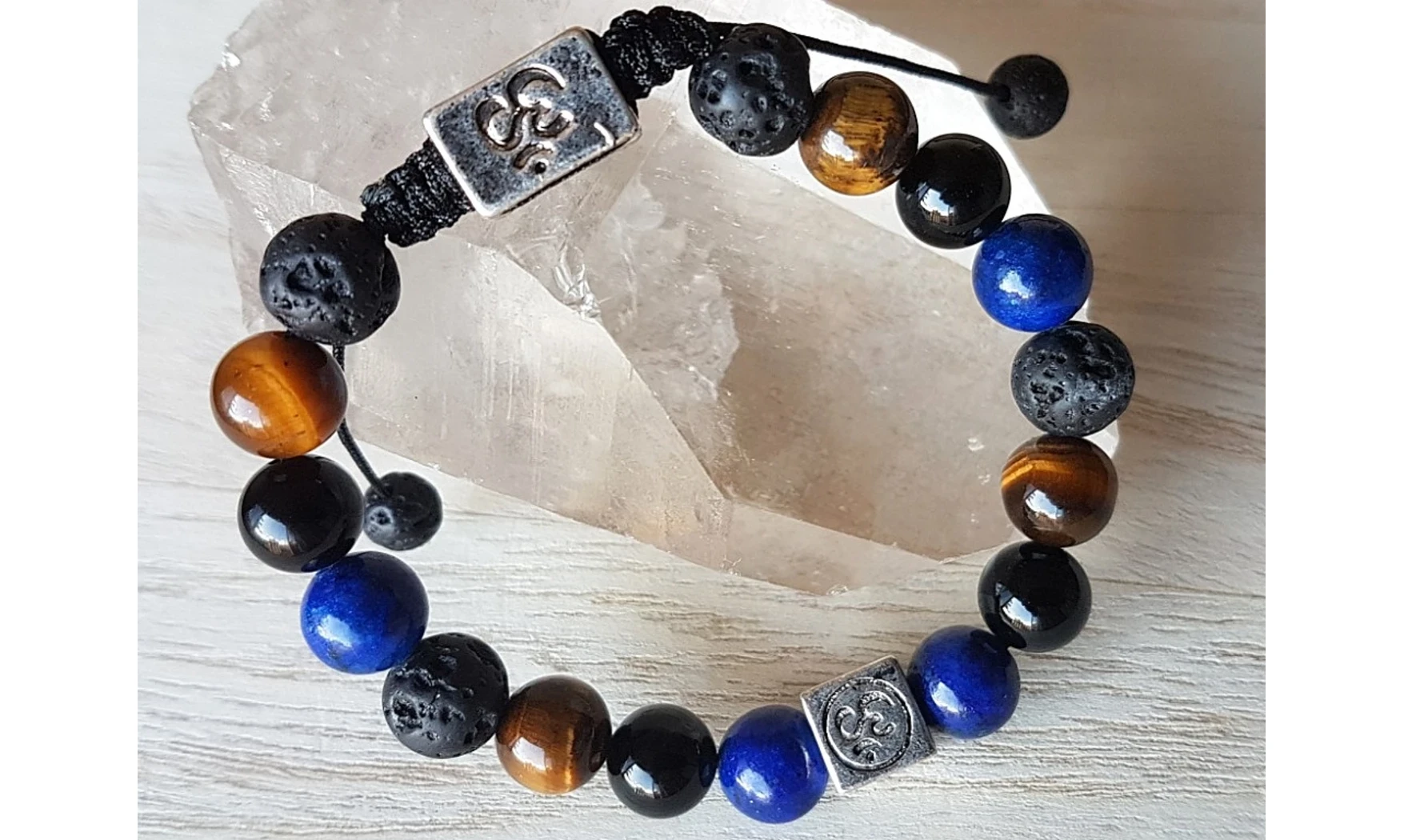 Oeil Tigre/ Lapis Lazuli/ Onyx bracelet