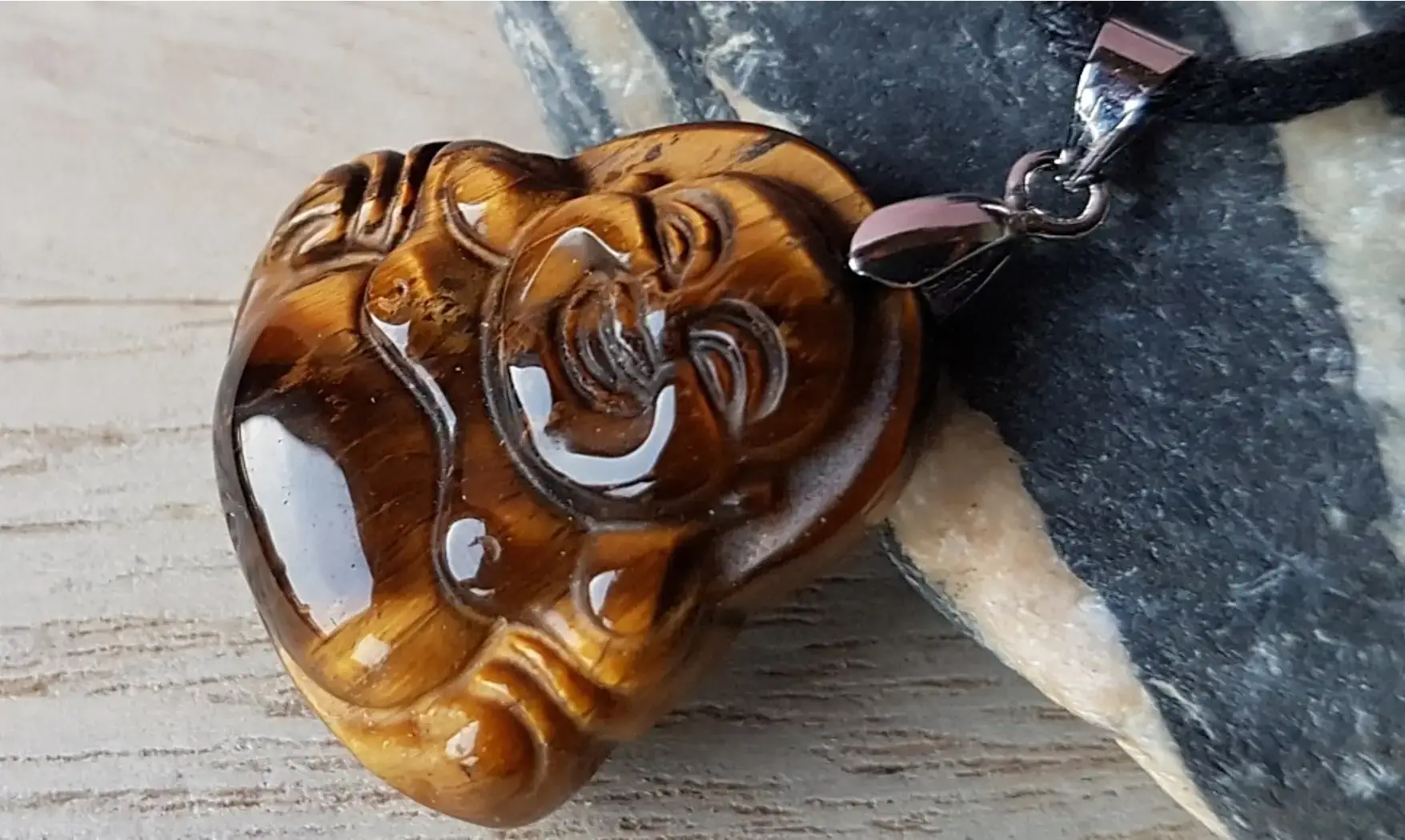 Oeil de Tigre Bouddha Pendentif pierre