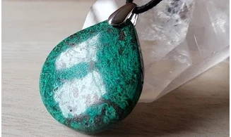 Chrysocolle Galet pendentif