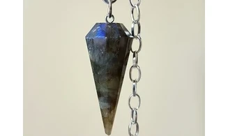 Labradorite pierre pendule cône facetté