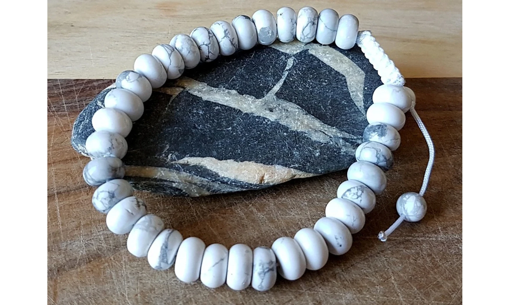 Howlite perles donuts Bracelet