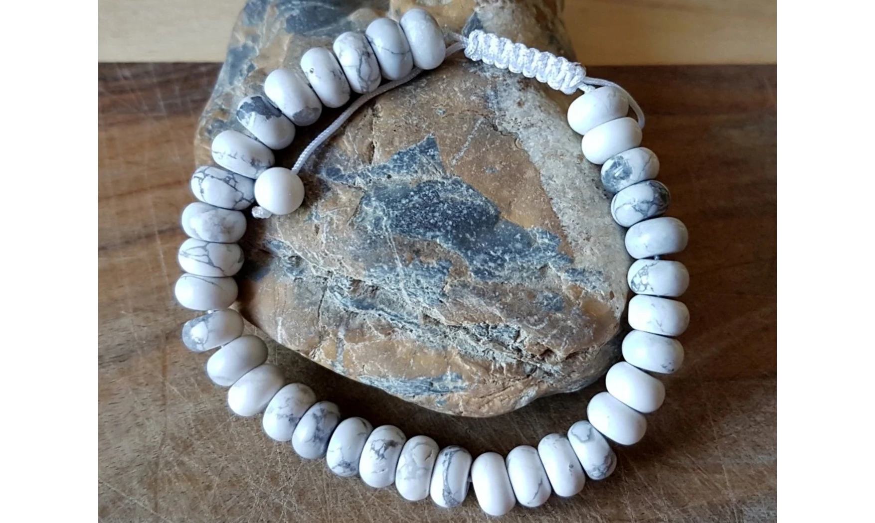 Howlite perles donuts Bracelet