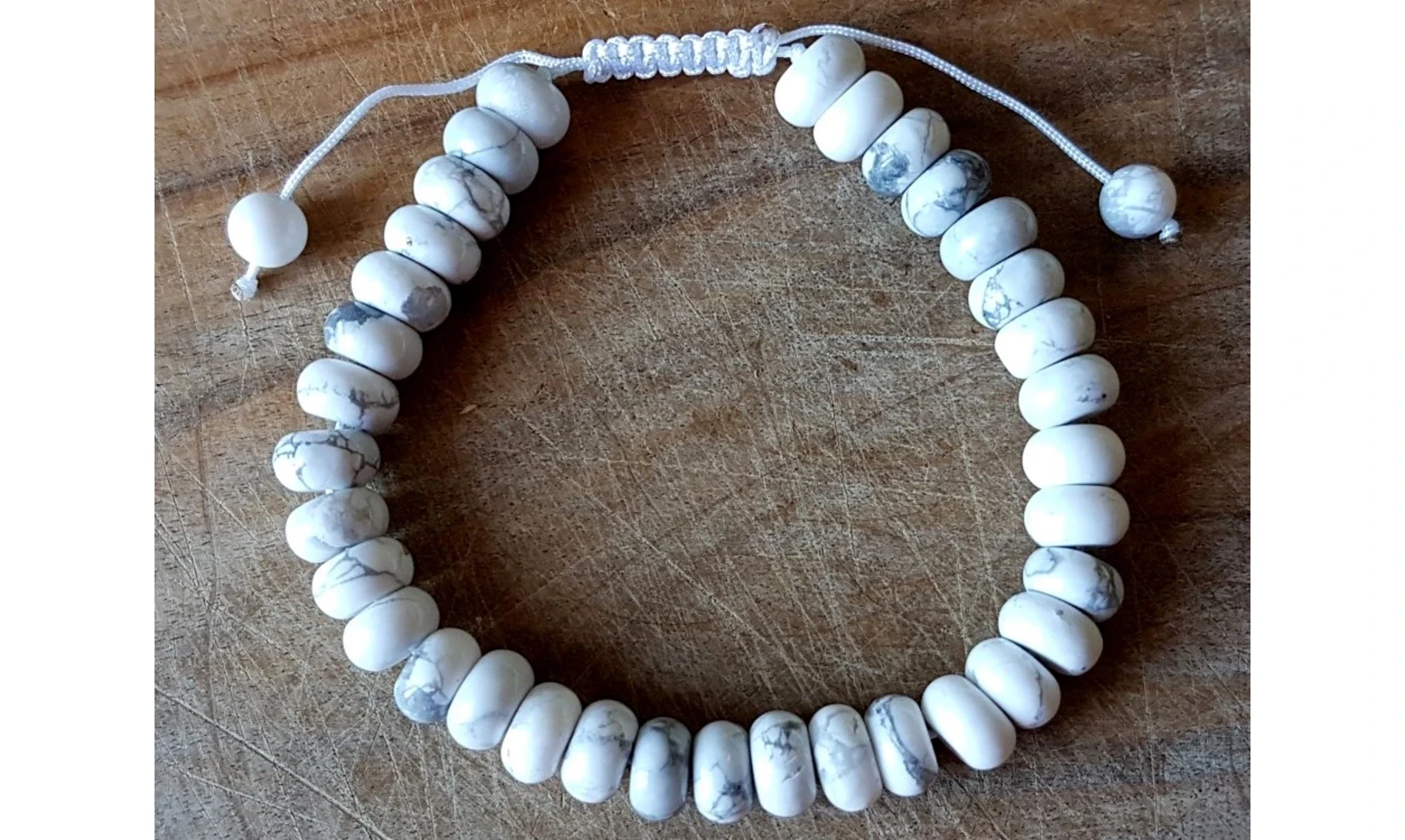 Howlite perles donuts Bracelet