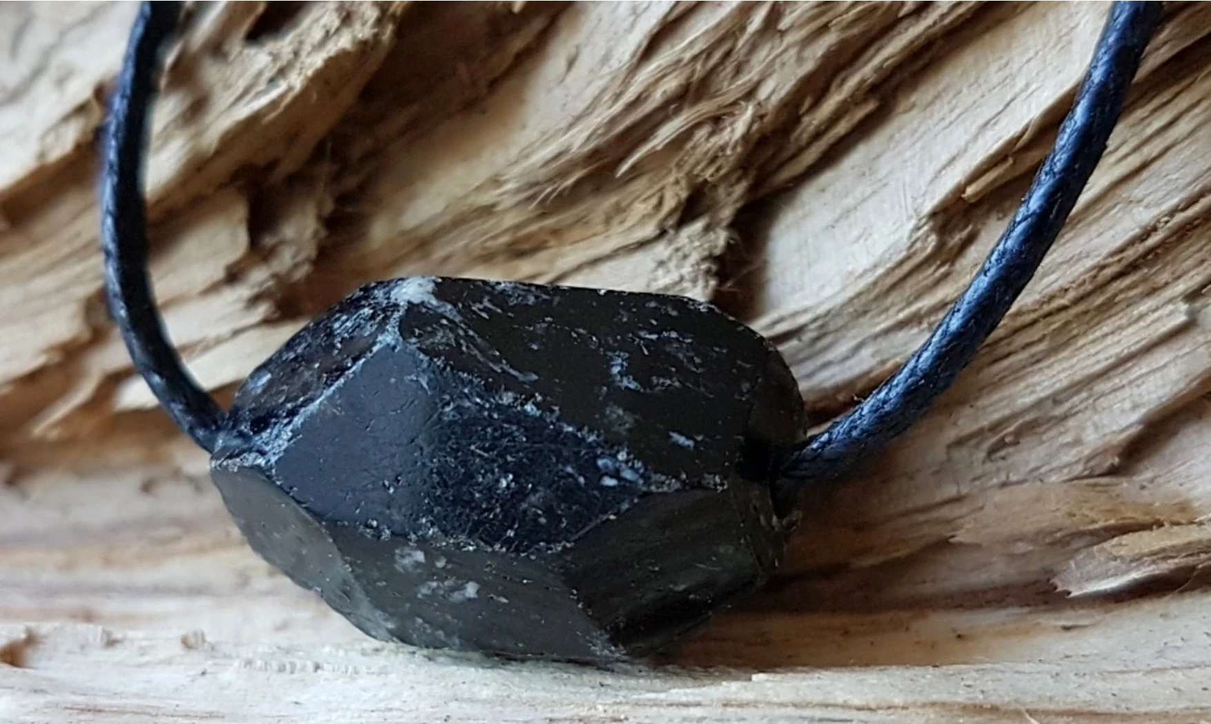 Tourmaline noire Bloc percé pendentif