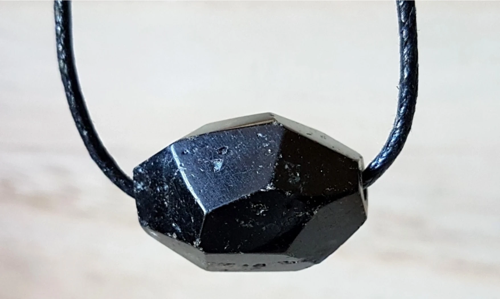 Tourmaline noire Bloc percé pendentif