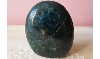 Apatite bleue Pierre Bloc poli 2