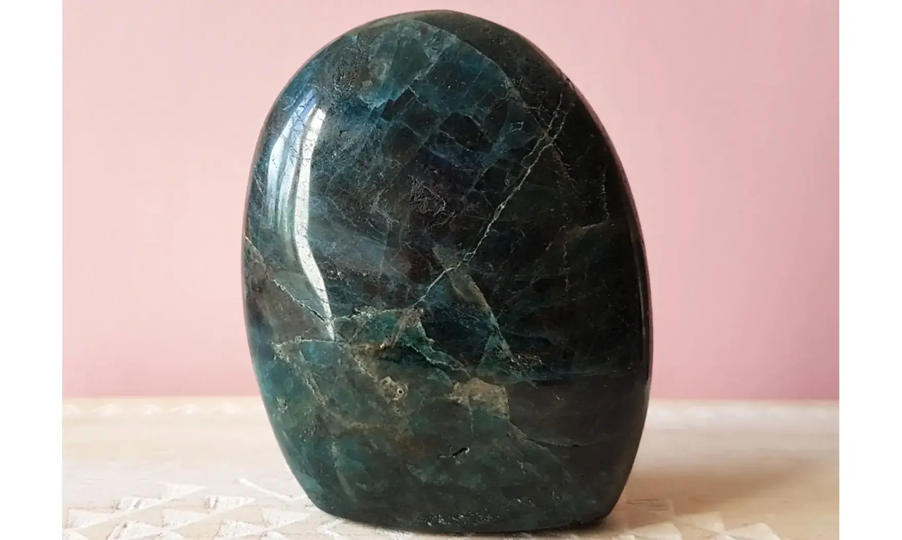 Apatite bleue Pierre Bloc poli 2