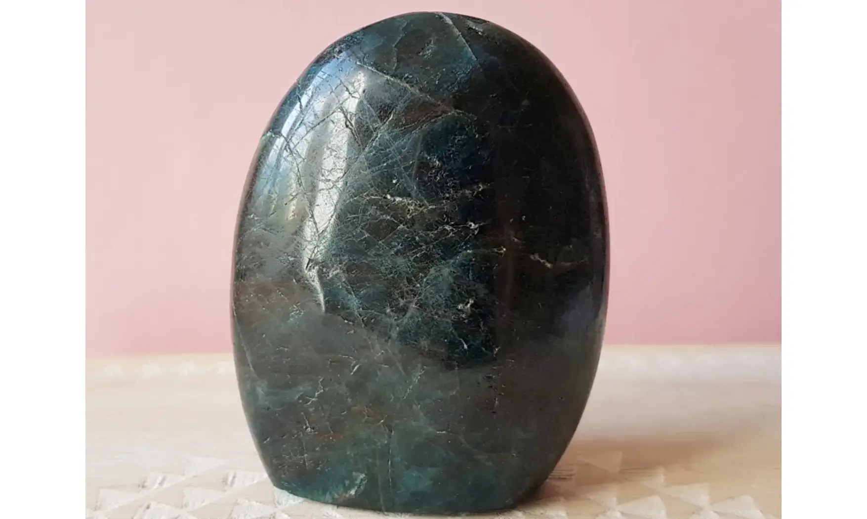 Apatite bleue Pierre Bloc poli 2