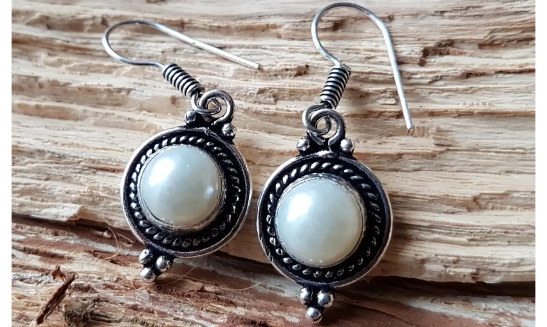 Mother of pearl silver plated Earring 1