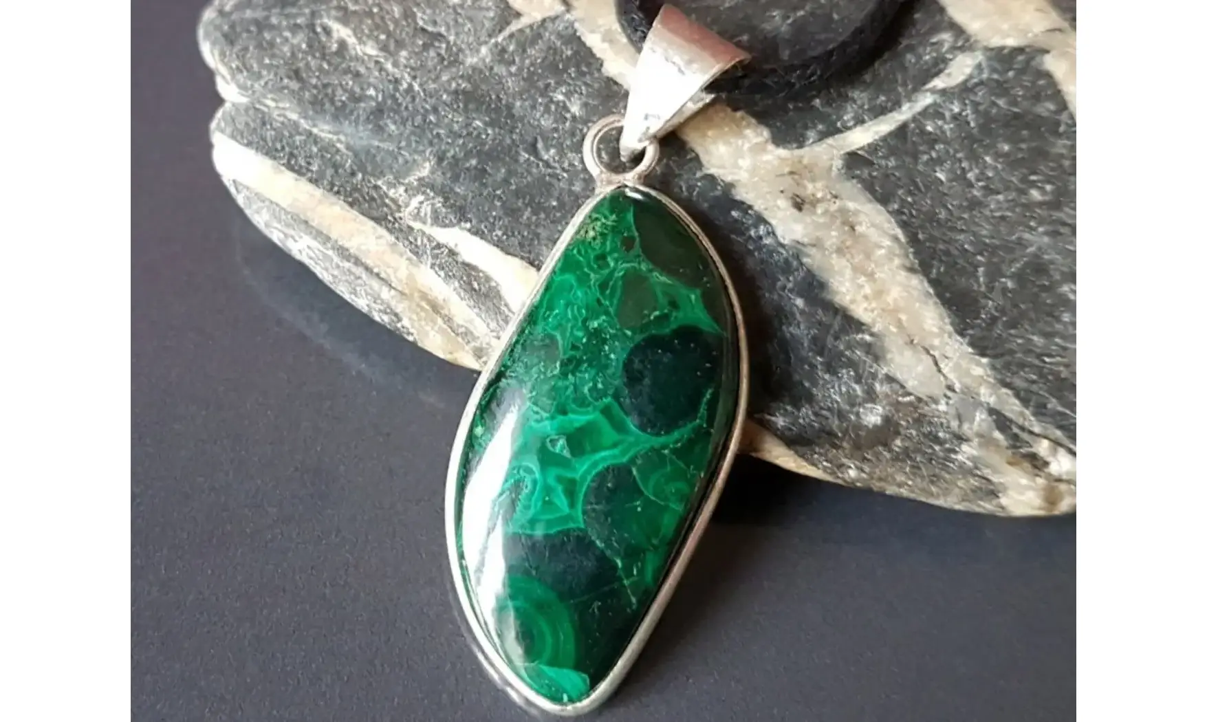 Malachite 5 & 925 Silver plated pendant
