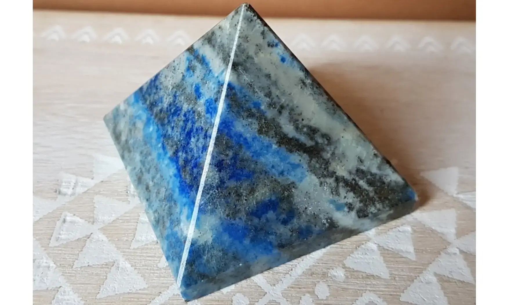 Pyramide Lapis lazuli pierre 8