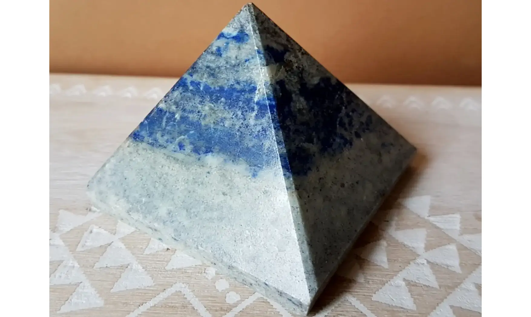 Pyramide Lapis lazuli pierre 14