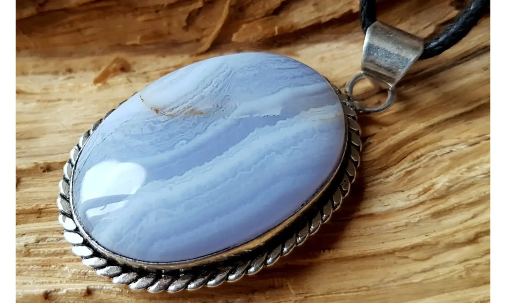 Blue Chalcedony 4 & 925 Silver plated