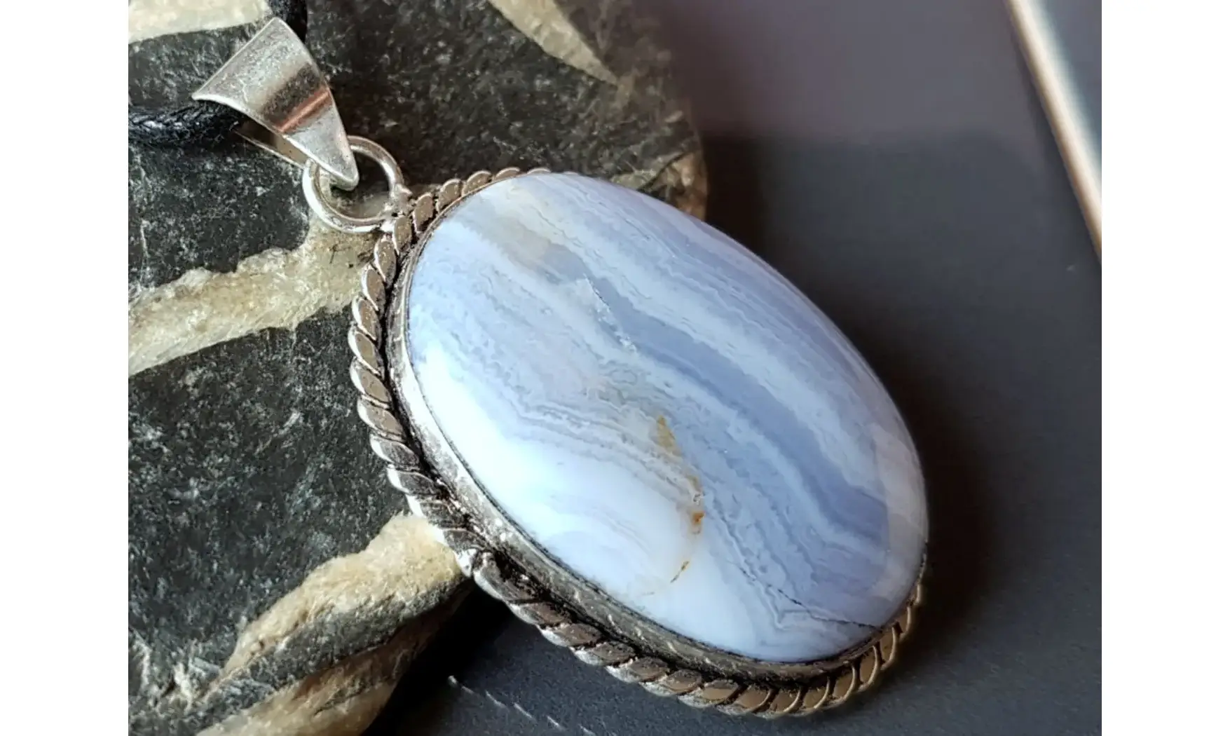 Blue Chalcedony 4 & 925 Silver plated