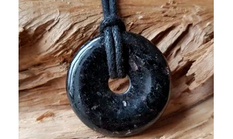 Nuumite Donuts pierre pendentif