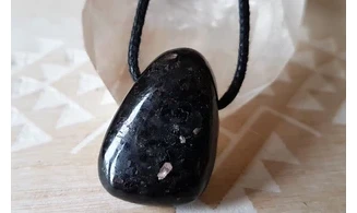 Nuumite pierre percée pendentif