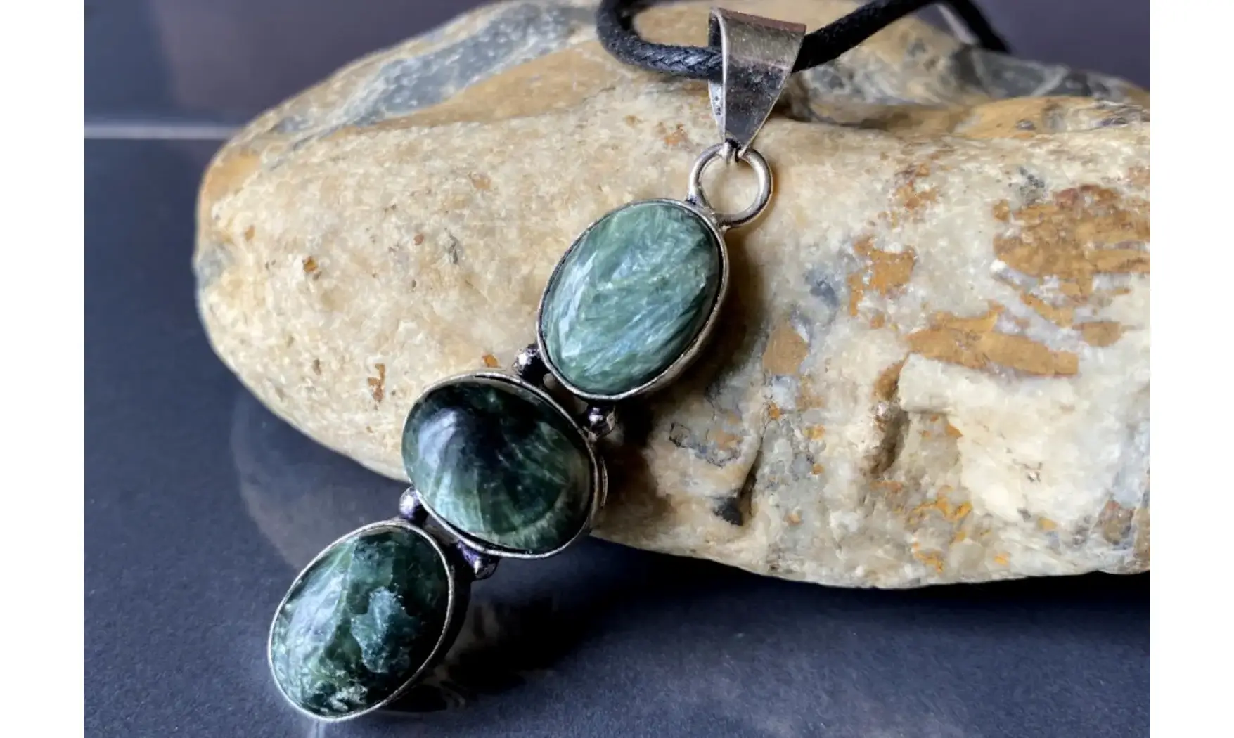 Seraphinite & 925 Silver plated pendant