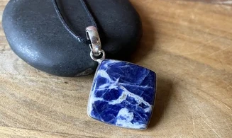 Sodalite & 925 Silver plated pendant