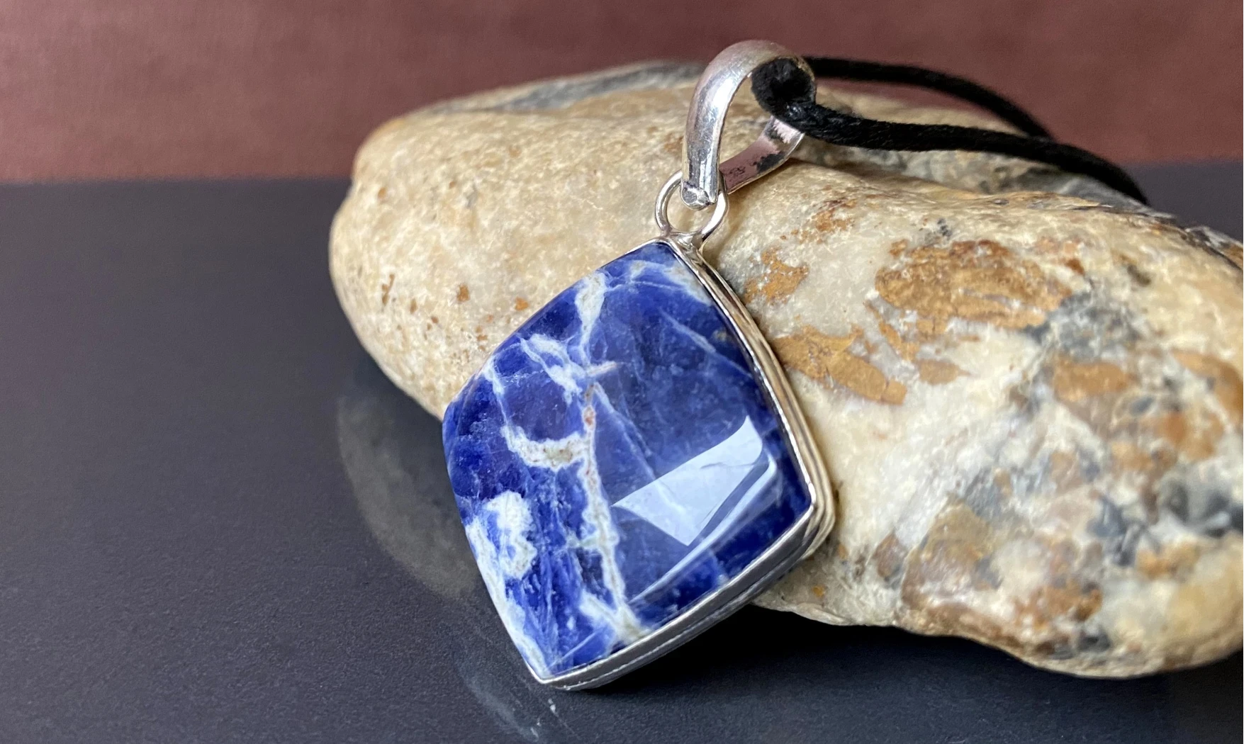 Sodalite & 925 Silver plated pendant
