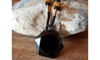 Obsidienne Noire Hexagone Collier pierre