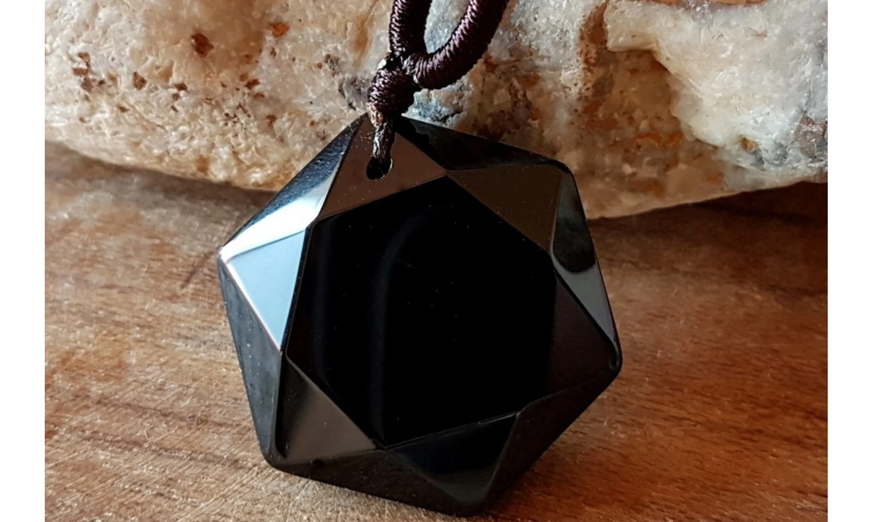 Obsidienne Noire Hexagone Collier pierre