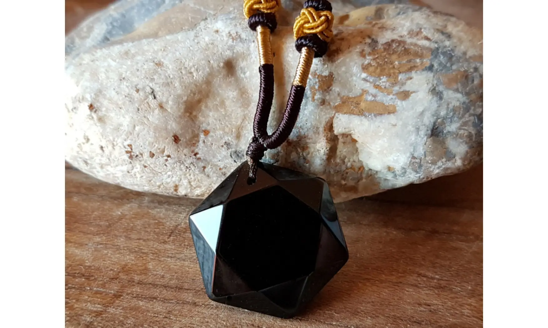 Obsidienne Noire Hexagone Collier pierre