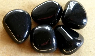 Onyx Noir pierre roulée