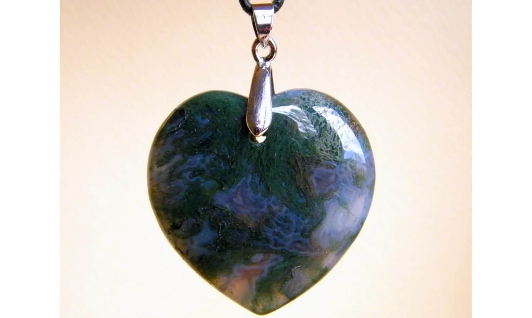 Agate Mousse Coeur pierre pendentif
