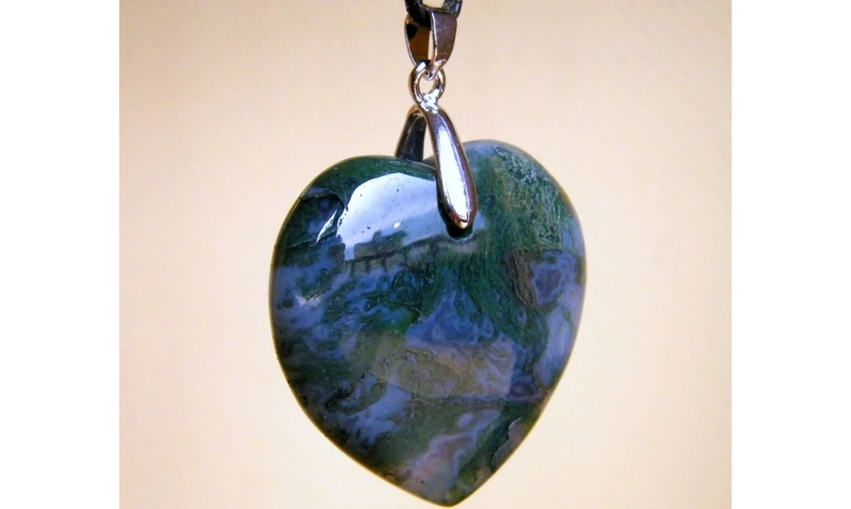 Agate Mousse Coeur pierre pendentif