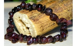 Garnet Chips Bracelet