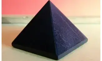 Pyramide Tourmaline noire pierre