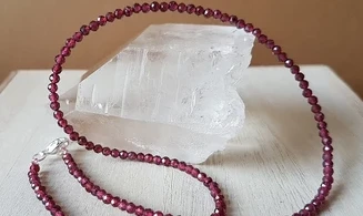 Garnet Round beads Necklace