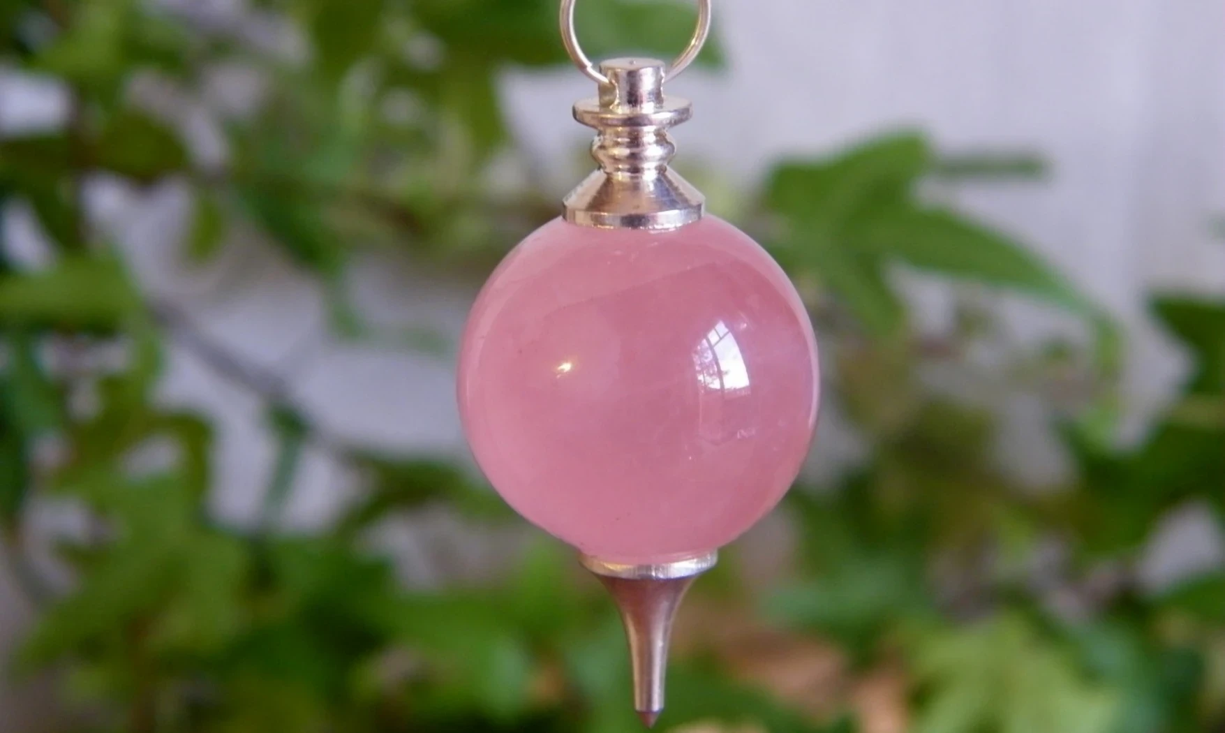 Quartz rose pierre pendule sphère