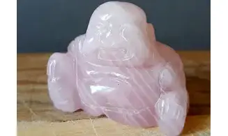 Quartz rose Bouddha pierre