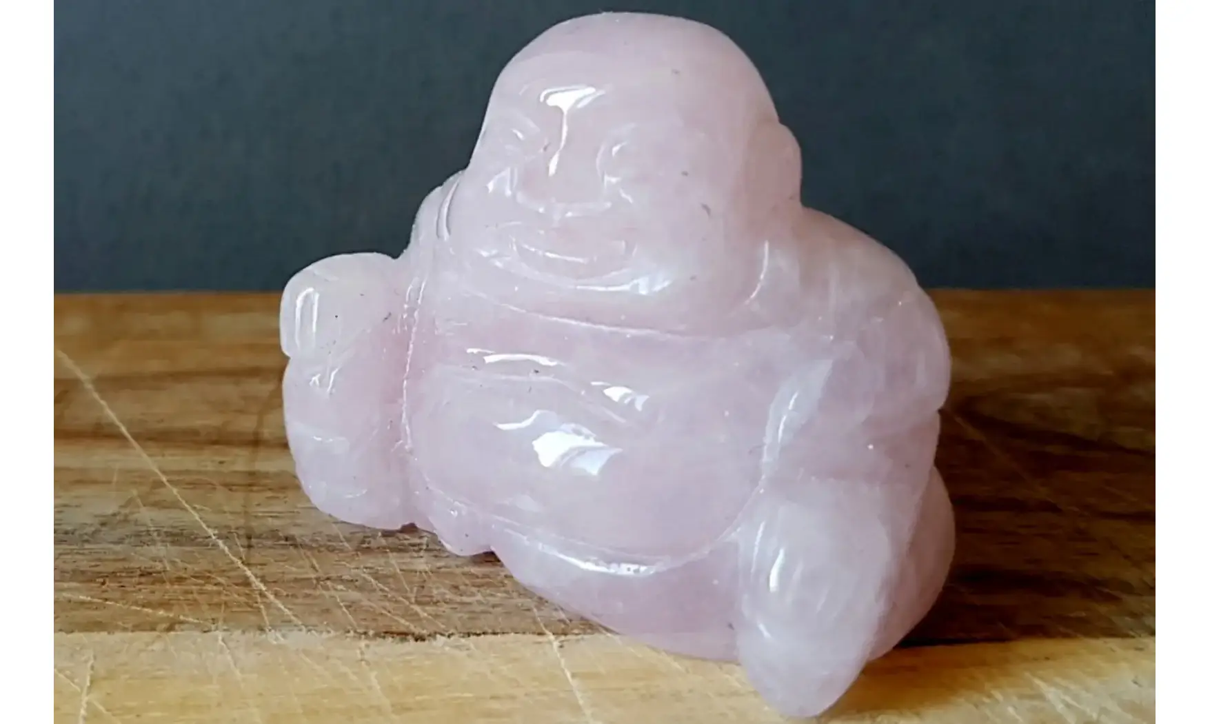 Quartz rose Bouddha pierre