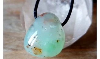 Chrysoprase stone drilled pendant 1