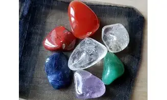7 Chakras pierre roulée Composition