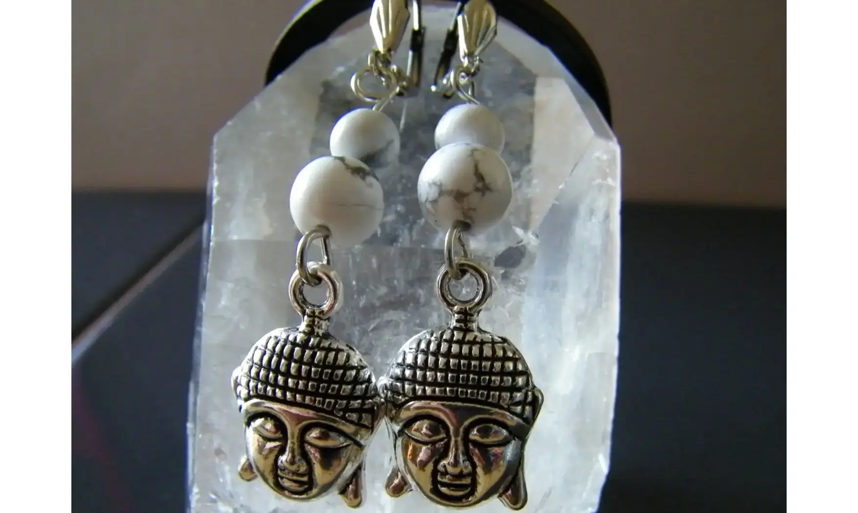 BO Howlite pierre Bouddha