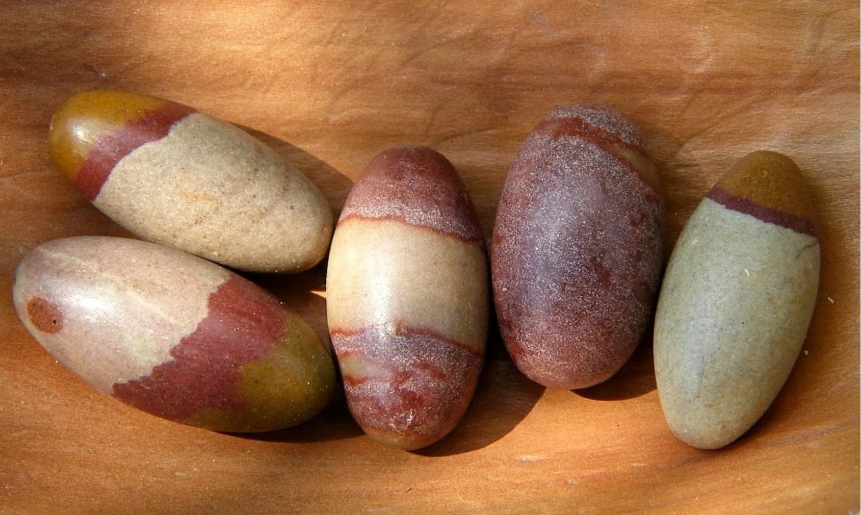 Shiva Lingam pierre roulée